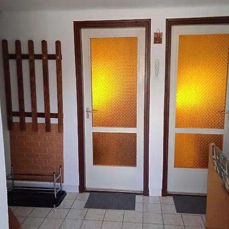 In - Balaton 19622 بيت للعطل Révfülöp