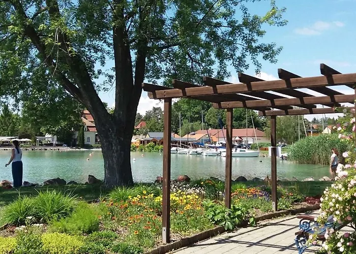 In - Balaton 19622 Révfülöp